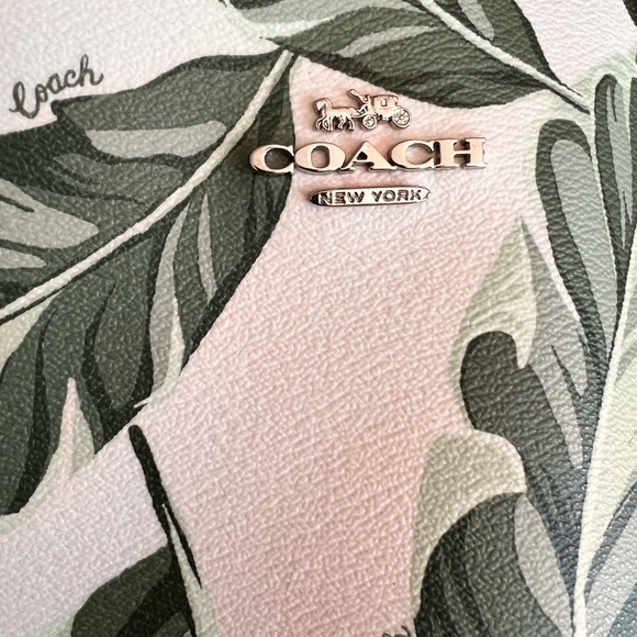 Coach purse - Picture 2 of 7